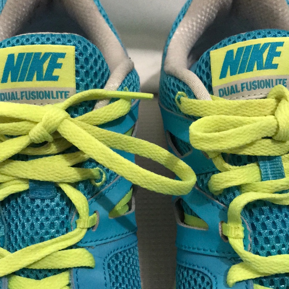 Nike Dual Fusion View 3